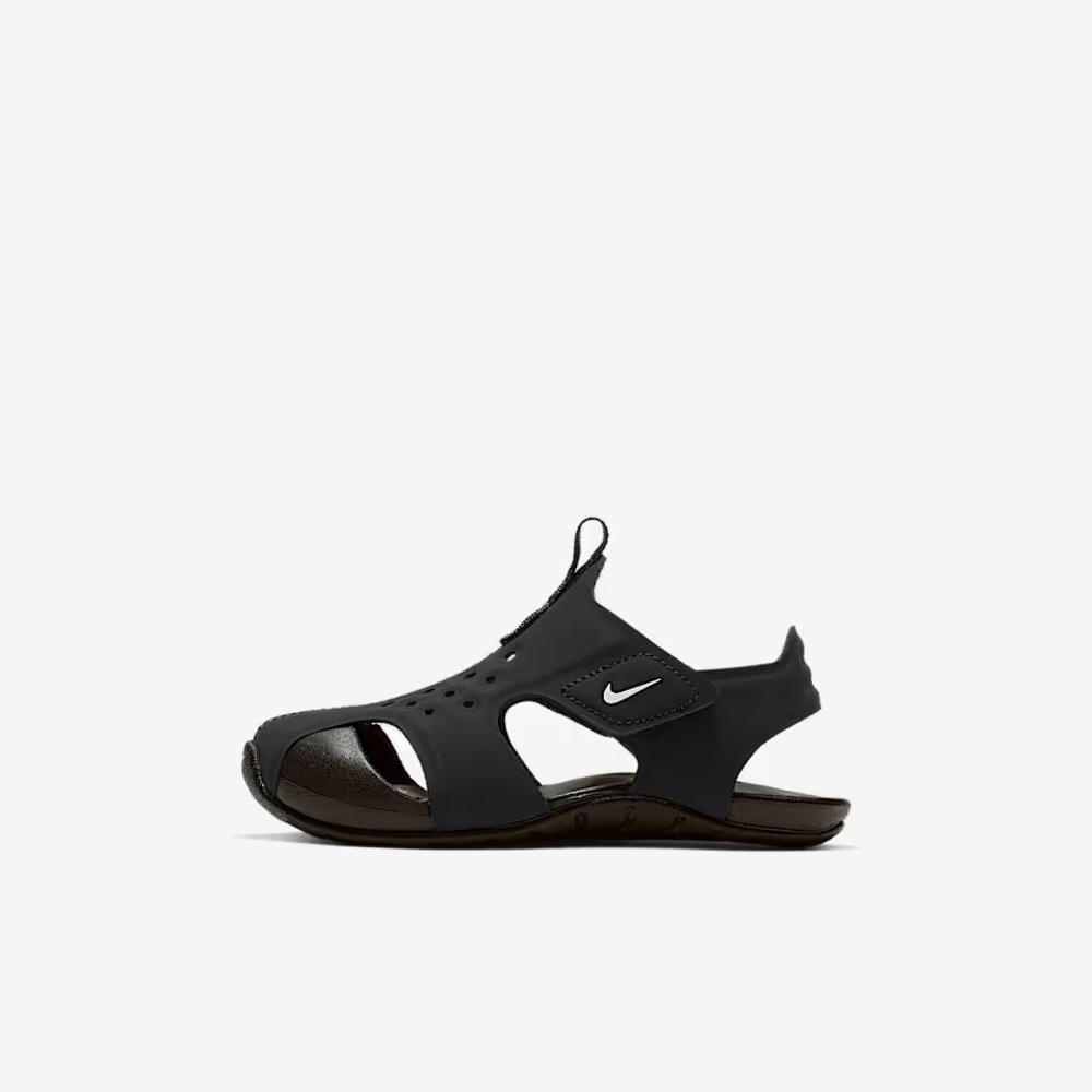 Nike Sunray Protect 2 Sandals in Black/White, Size 6C